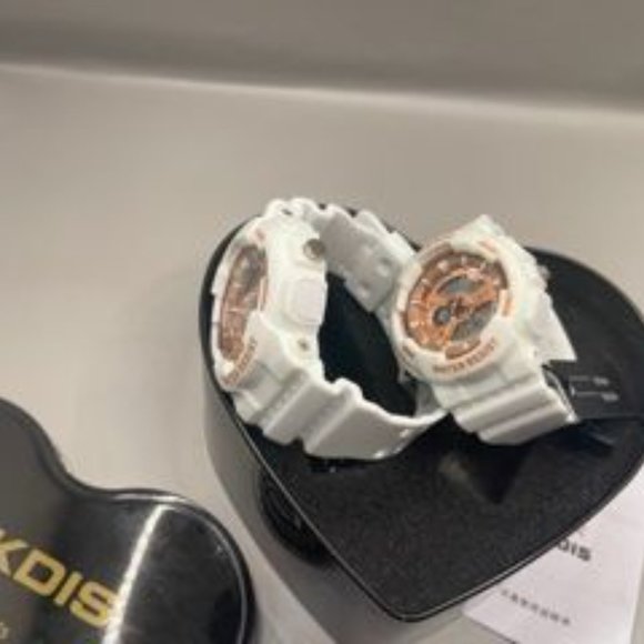 TWO New Watches  FREE Heart Shape DISPLAY CASE - Picture 6 of 16